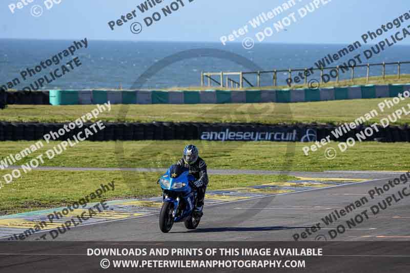 anglesey no limits trackday;anglesey photographs;anglesey trackday photographs;enduro digital images;event digital images;eventdigitalimages;no limits trackdays;peter wileman photography;racing digital images;trac mon;trackday digital images;trackday photos;ty croes